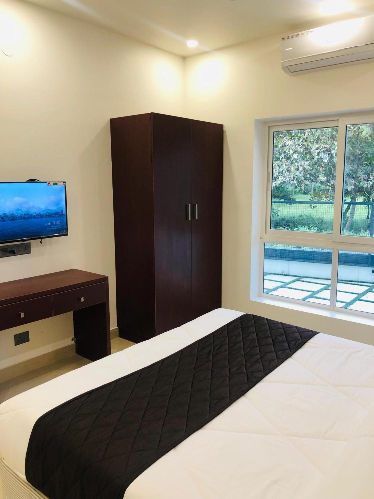 The Lotaz Hotel Kochi Exterior photo