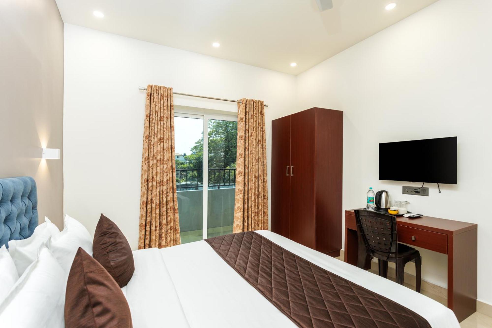 The Lotaz Hotel Kochi Exterior photo