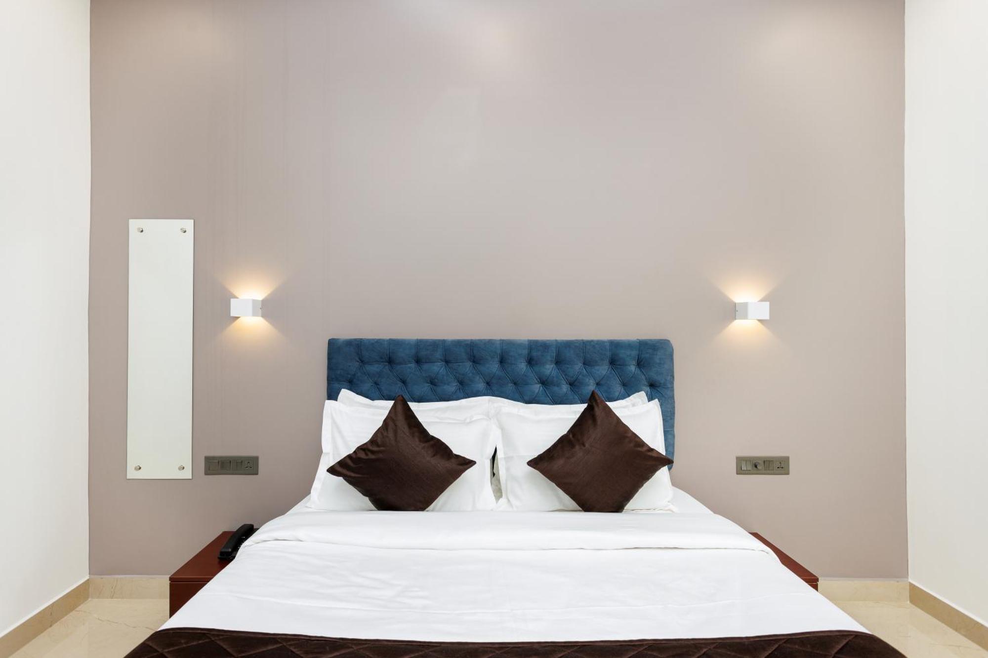 The Lotaz Hotel Kochi Exterior photo