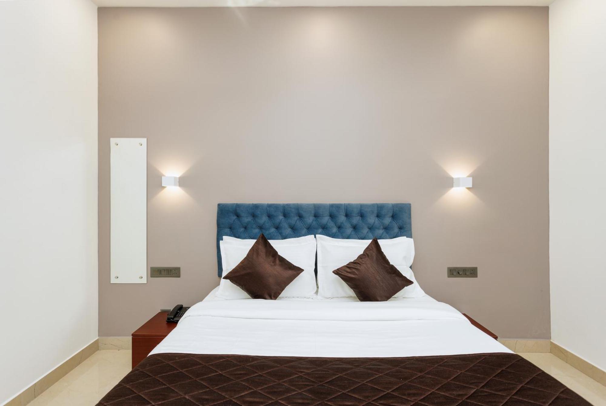 The Lotaz Hotel Kochi Exterior photo